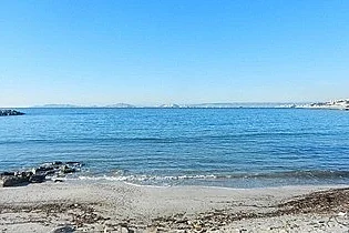 XMarche aquatique entre adhérents sur la plage de la Pointe Rouge avec Mai 