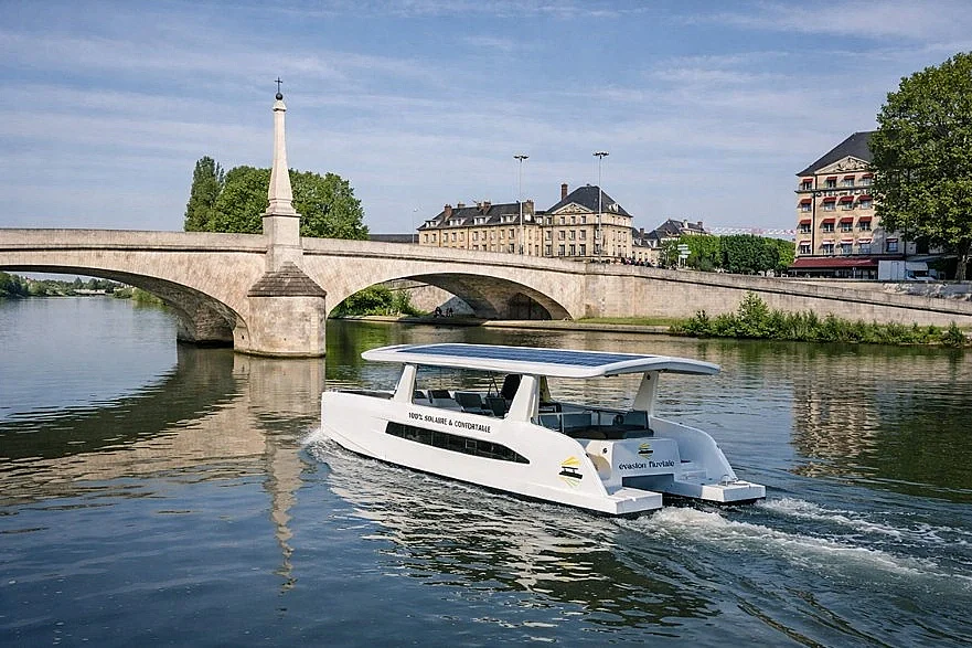 Promenade en catamaran solaire | Immersion au coeur de la batellerie