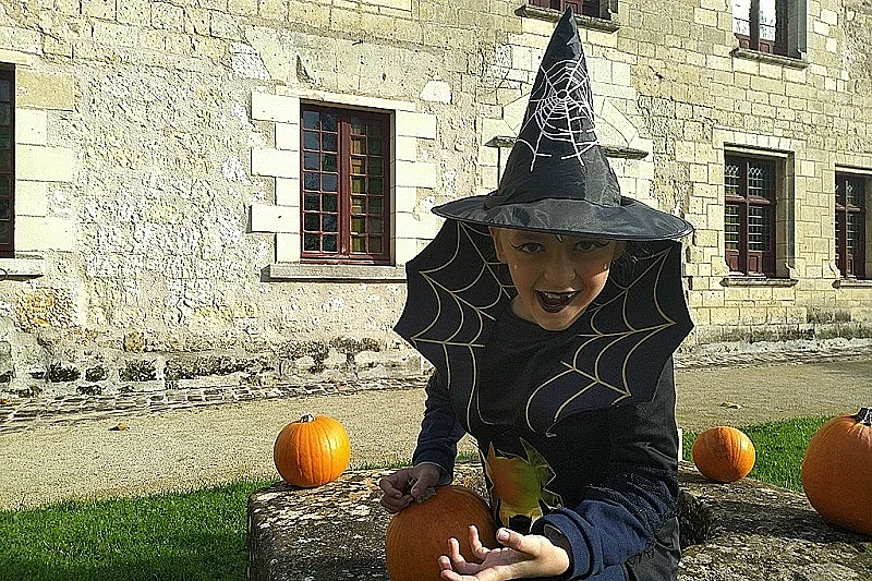 Halloween, lecture de Claudine la sorcière