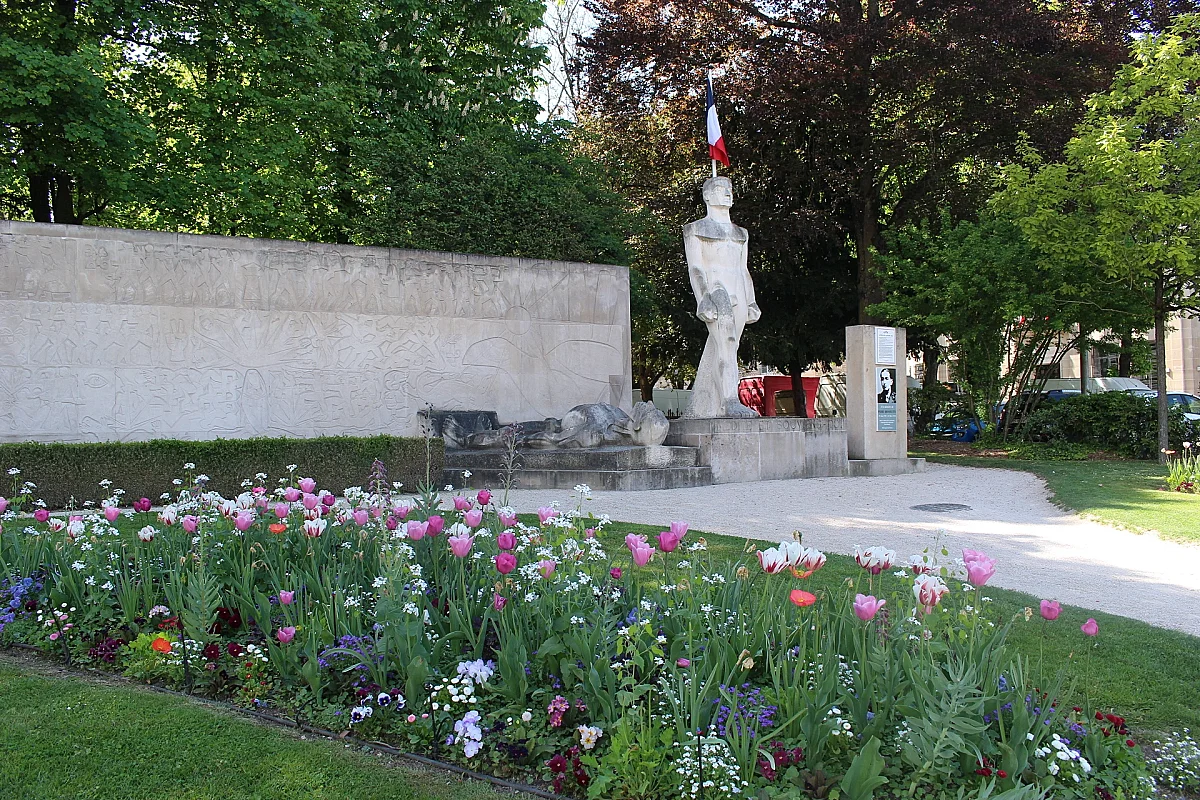 Visite guidée - Les monuments commémoratifs à Troyes