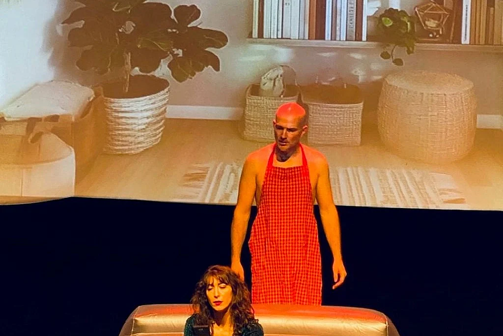 THÉÂTRE PRIMAVERA - LE BONHEUR C'EST TOUT DROIT À GAUCHE