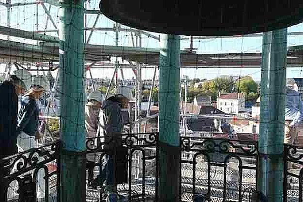 Visite, l’hôtel de ville en chantier : splendeur retrouvée des toitures