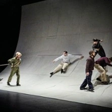 Immaqaa, Ici Peut-être - Mathurin Bolze - Théâtre du Rond-Point, Paris