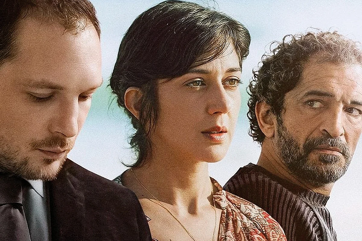 CINÉCO : L'ÉTRANGÈRE