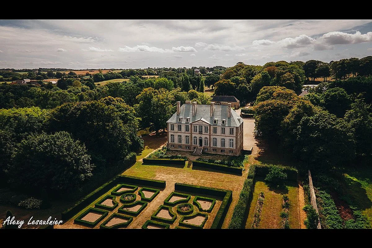 Visite libre du parc du château de Carneville