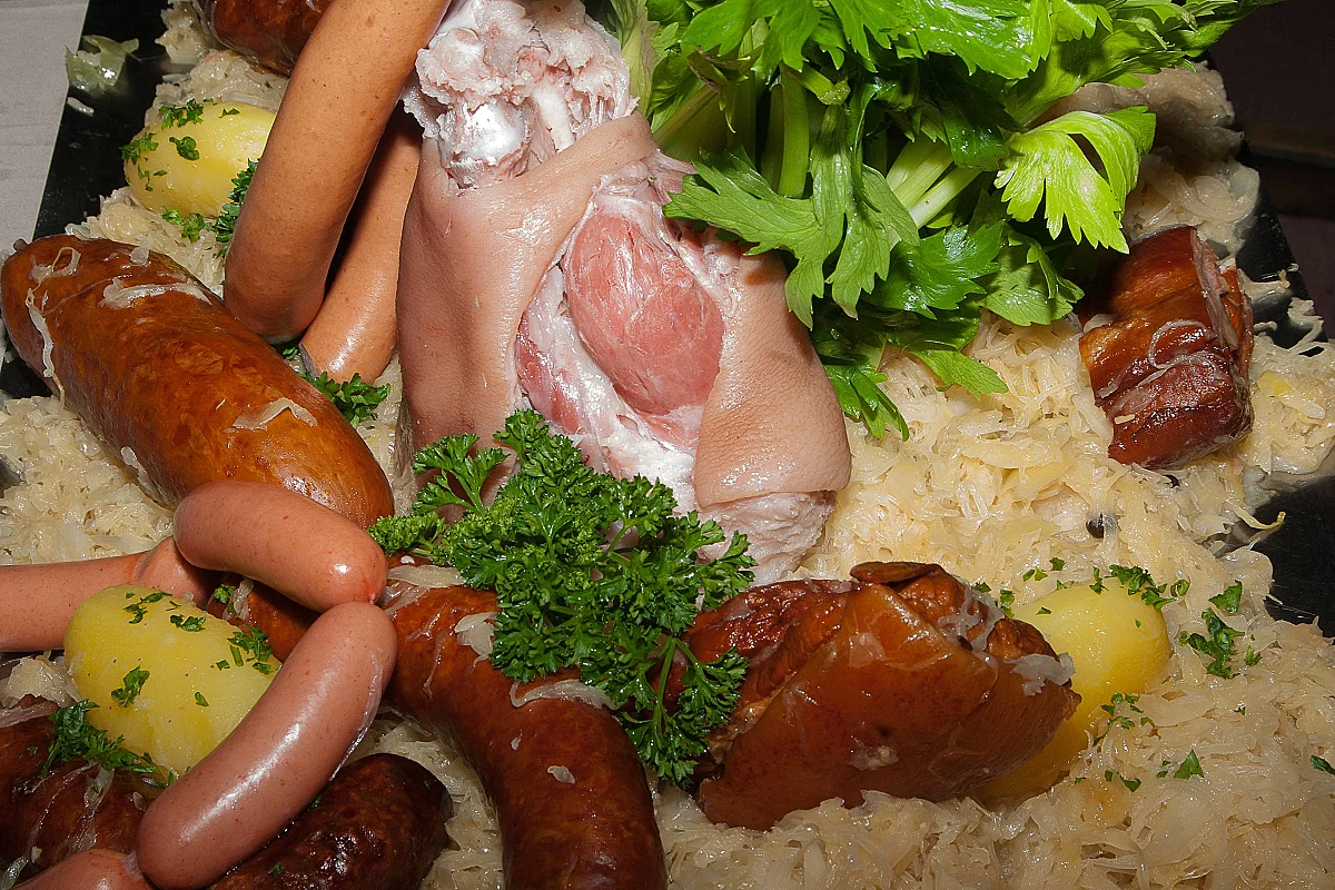 Repas Choucroute suivi d'un thé dansant