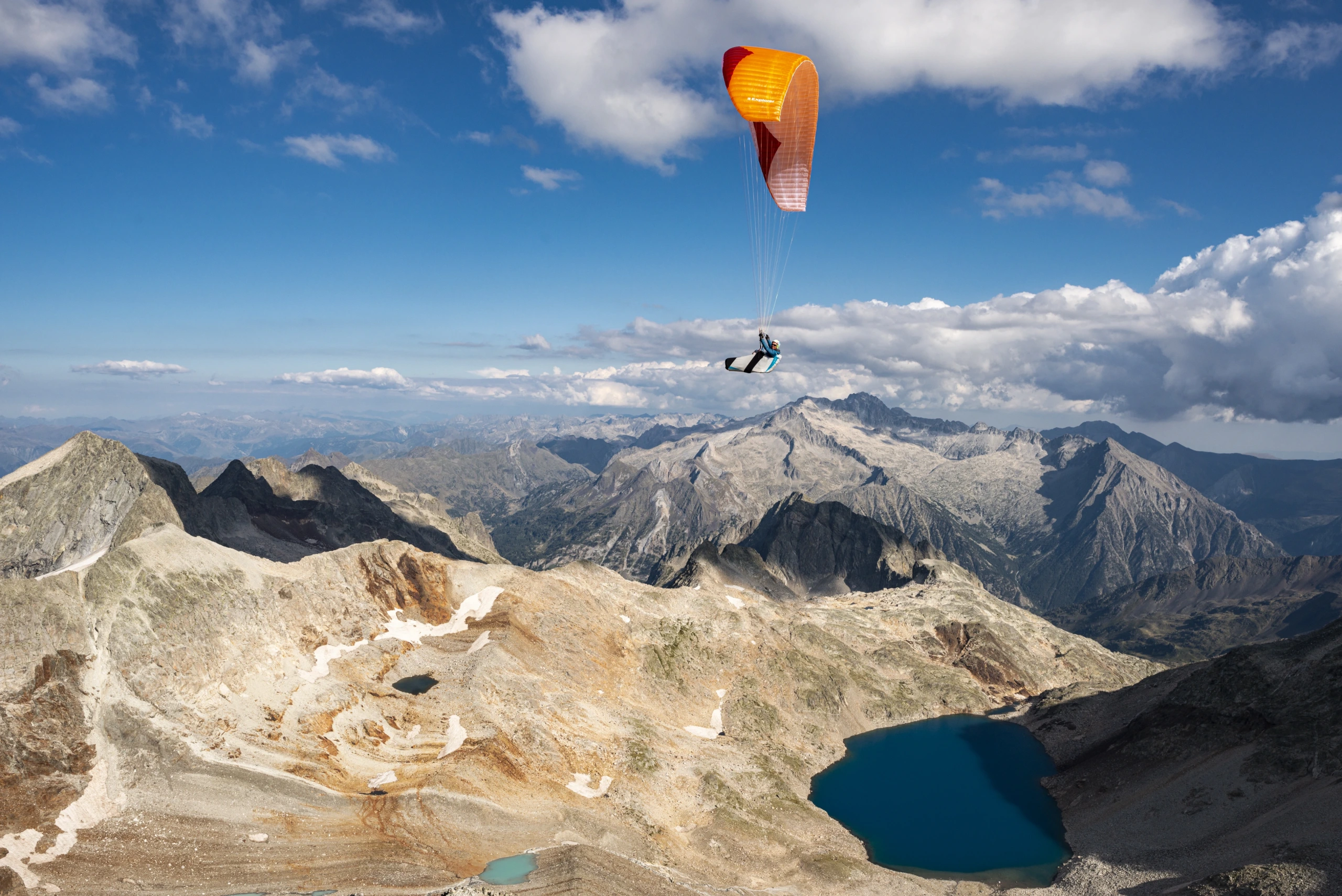 PYRÉNÉES AIR TOUR