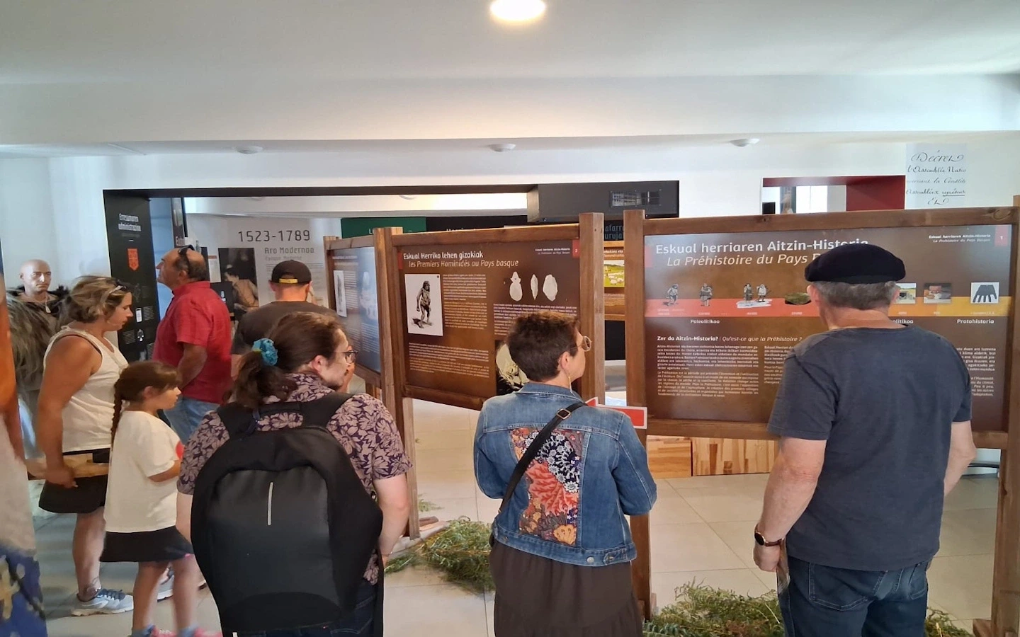 Visite du centre d'interprétation Mehaka sur la Basse Navarre en basque. Mehakaren bisita