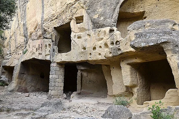 Randonnée "Vignoble Grottes de Calès" - Lamanon