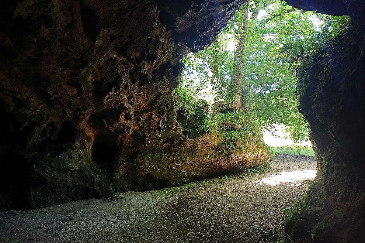Visite du site archéologique des grottes du Pape - Accès rapide