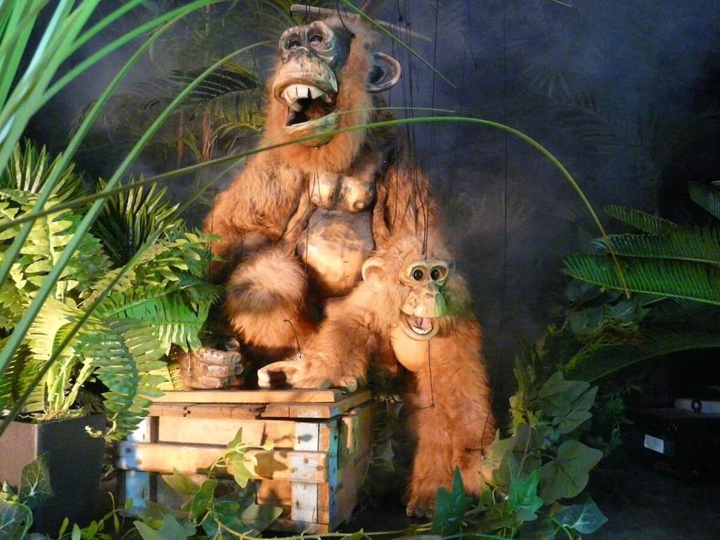 MOF Les marionettes du OFF au Forum