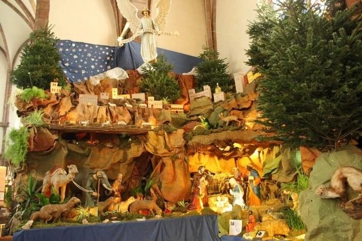 Noëlies : sentier des crèches
