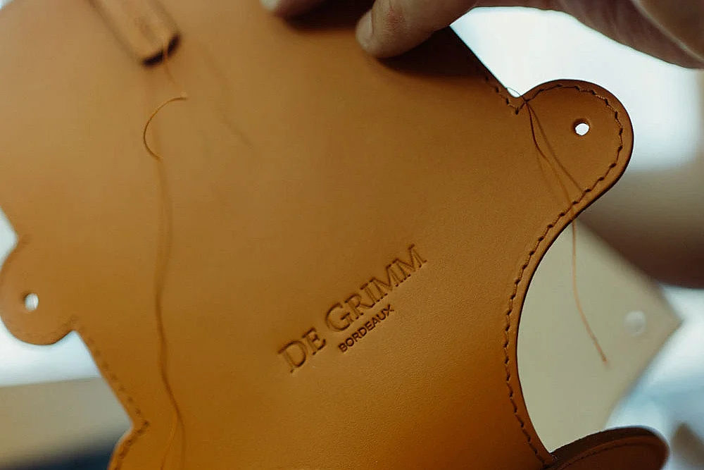 Ici, nos savoir-faire - Visite Maroquinerie De Grimm
