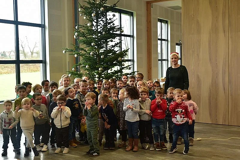 Chant des enfants et ouverture du calendrier de l'avent