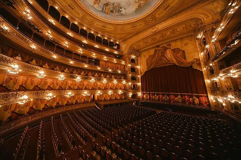 Projection : Opéra "La chauve-souris"