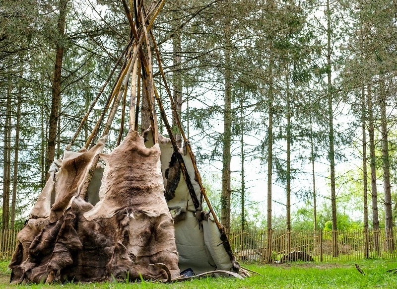 Paléo'Bivouac : une journée dans la vie d'un Cro-Magnon !