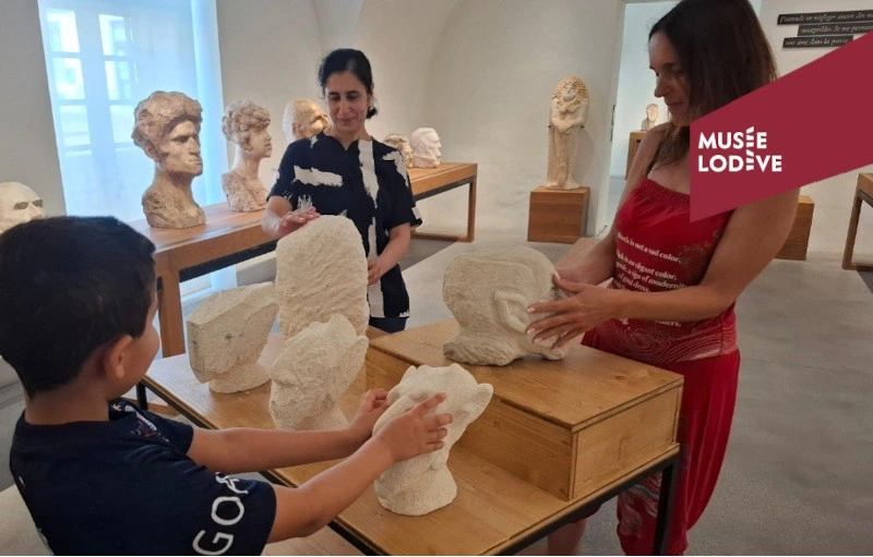 VISITE MULTISENSORIELLE : LA SCULPTURE AU BOUT DES DOIGTS