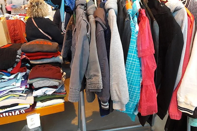 Friperie solidaire - vente de vêtements seconde main