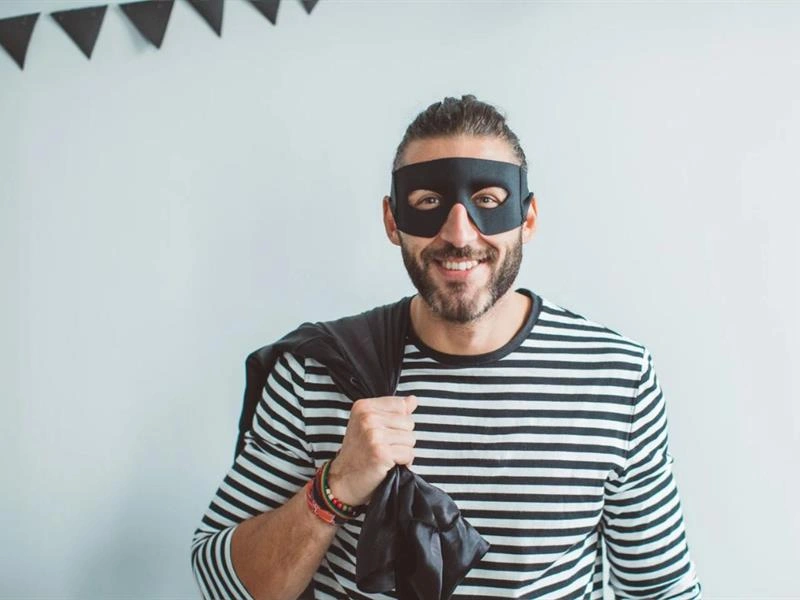 Bougrr ! Voleurs de chansons