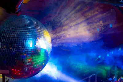 SOIRÉE EN DISCOTHÈQUE [REPORTÉ]