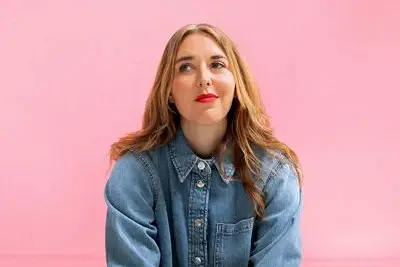 Sophie Loustalot dans En famille